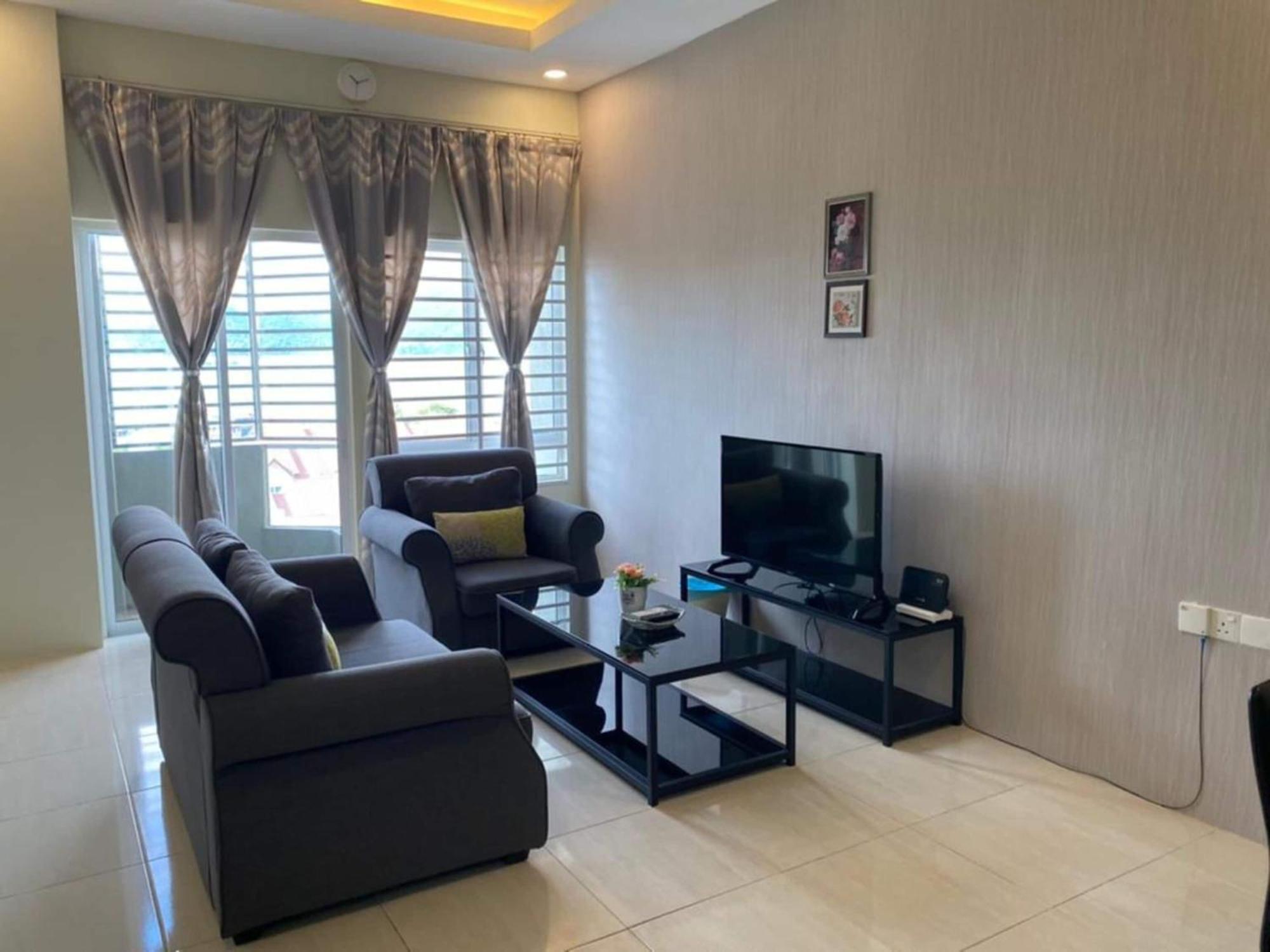 Oyo 91086 Bayu Service Apartment Куах Экстерьер фото