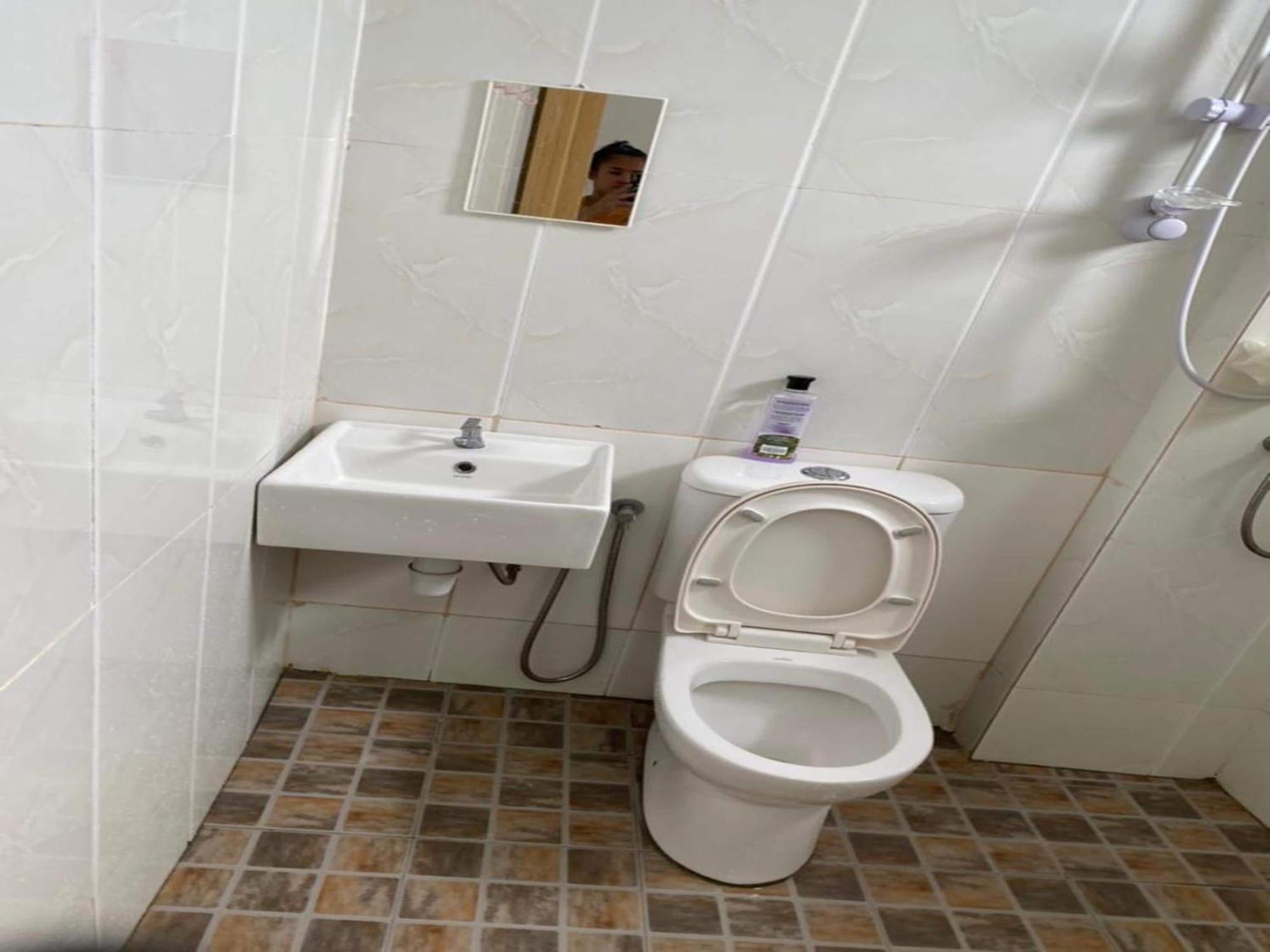 Oyo 91086 Bayu Service Apartment Куах Экстерьер фото