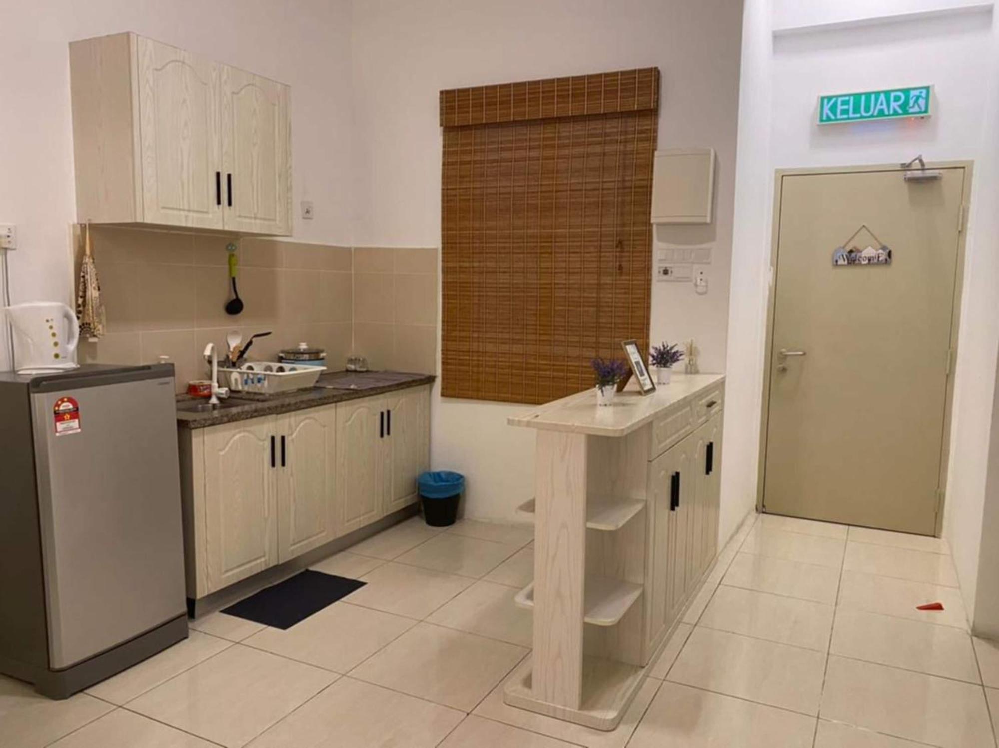 Oyo 91086 Bayu Service Apartment Куах Экстерьер фото